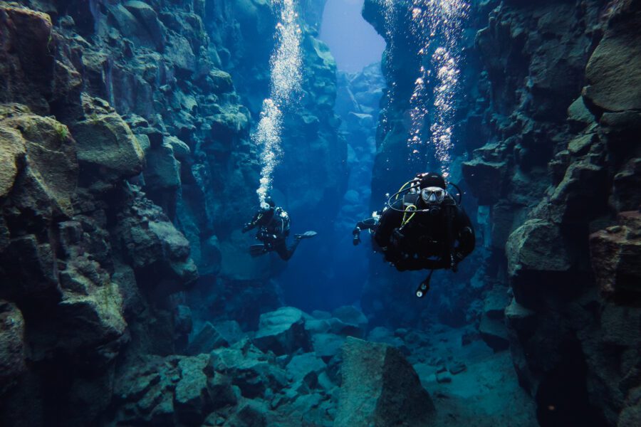 How Does It Feel To Scuba Dive Between Two Continents? Amazing!